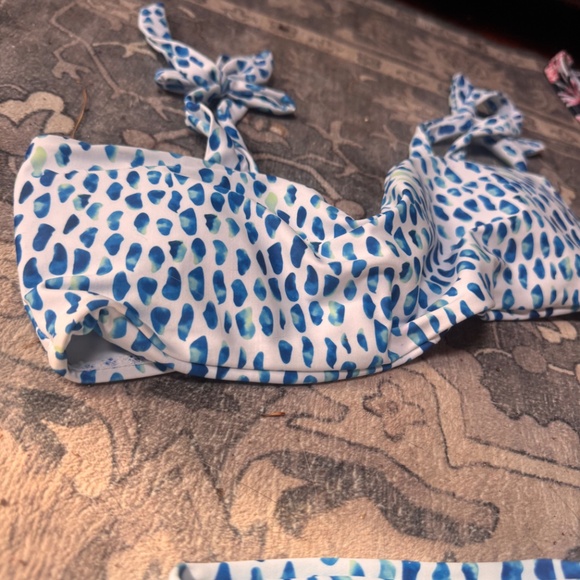 Stylish Womens size Large bundle 2 swimsuits and a tank top summer Set Perfect f - Picture 5 of 7